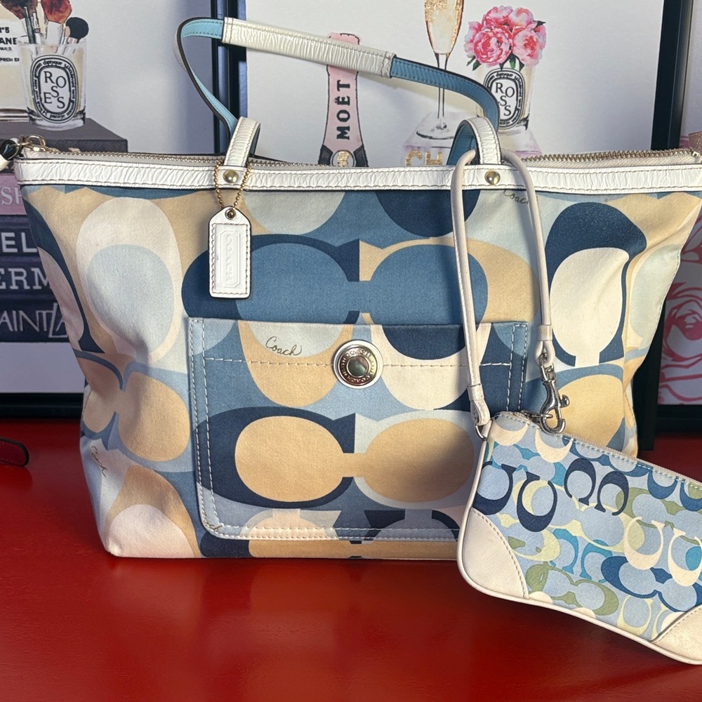 Coach Scarf Print 2007 Blue and Cream Patterned Tote Bag with matching wristlet